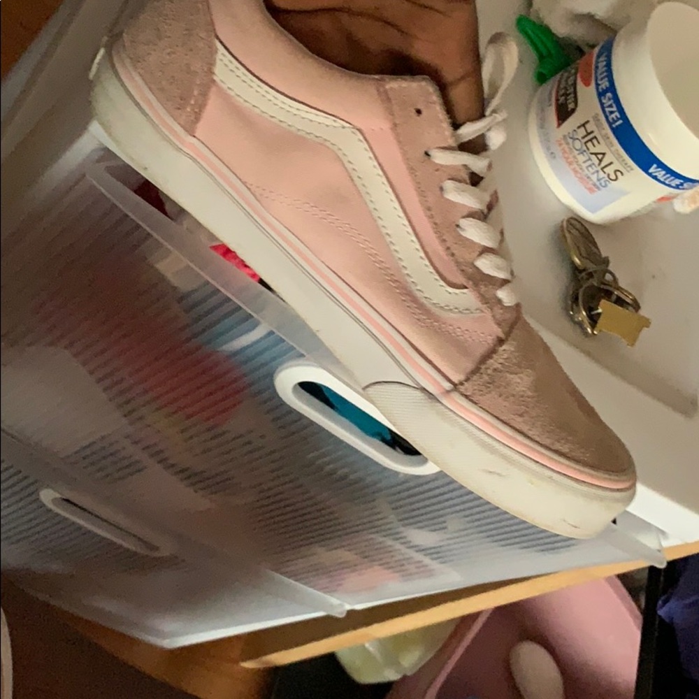 Low top pink Vans